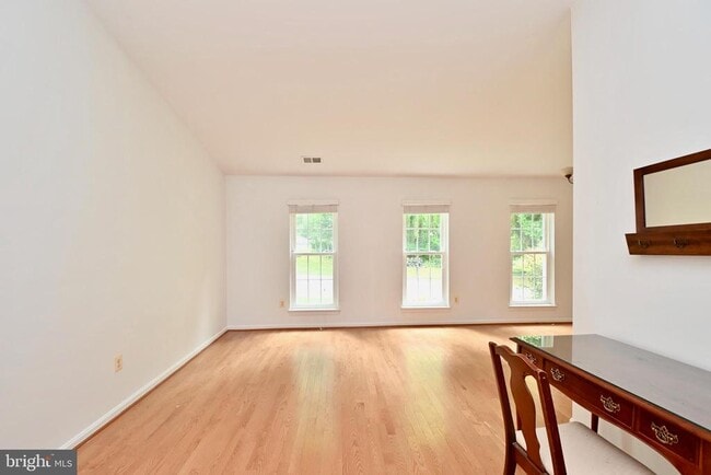 Building Photo - 10048 Wood Sorrels Ln