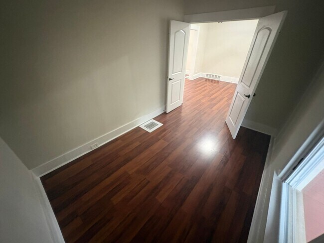 Foto del edificio - 2315 Hood Ave