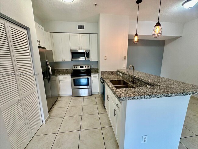 Foto del edificio - 7290 NW 114th Ave