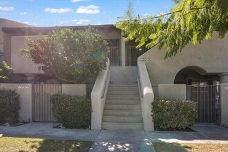 Building Photo - 1150 E Amado Rd
