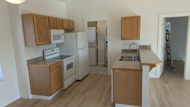 Building Photo - 1101 Bonneville Ave