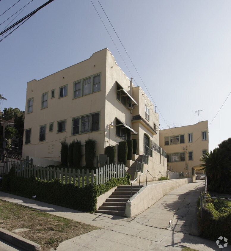 Primary Photo - 3942 Marathon St