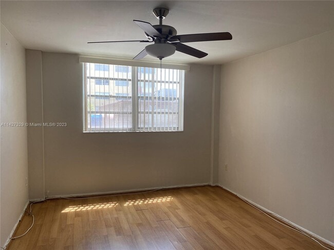 Building Photo - 16450 Miami Dr