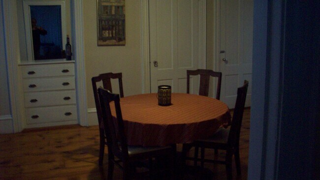 eat in dining room - 7 Lincoln St
