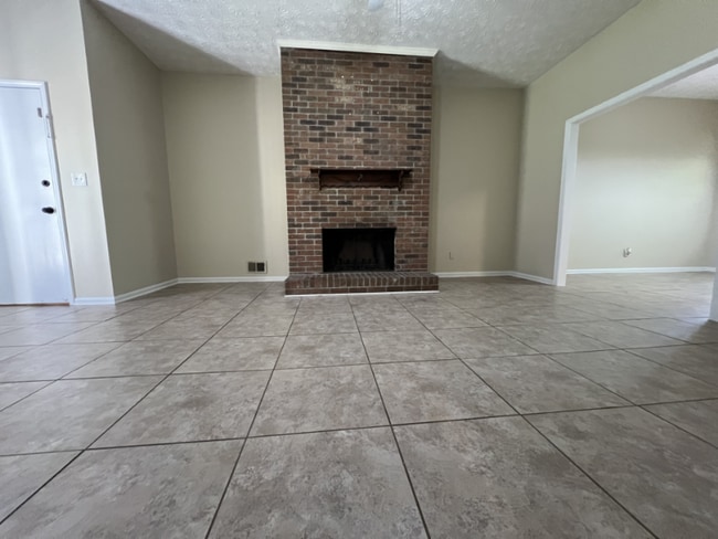 Building Photo - 570 Grimes Pl