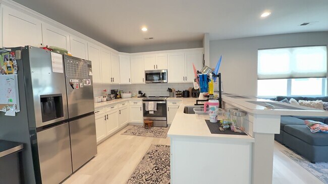 Foto del edificio - Modern 4-Bedroom Virginia Beach Home Near Town Center!