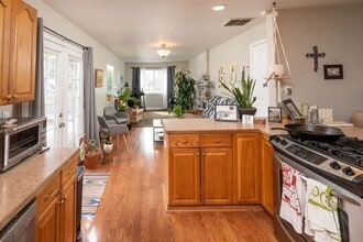 Building Photo - 611 NE Innes Ln