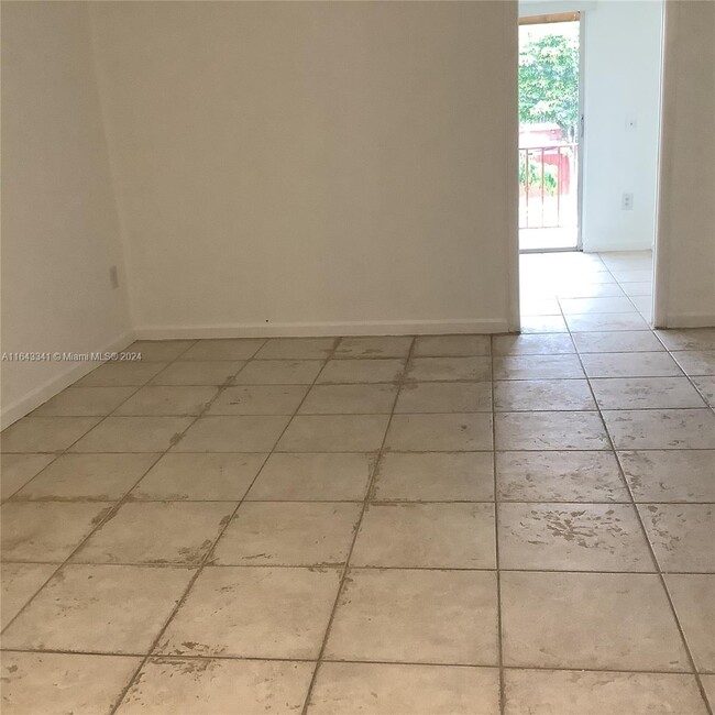 Building Photo - 800 SW 129th Pl