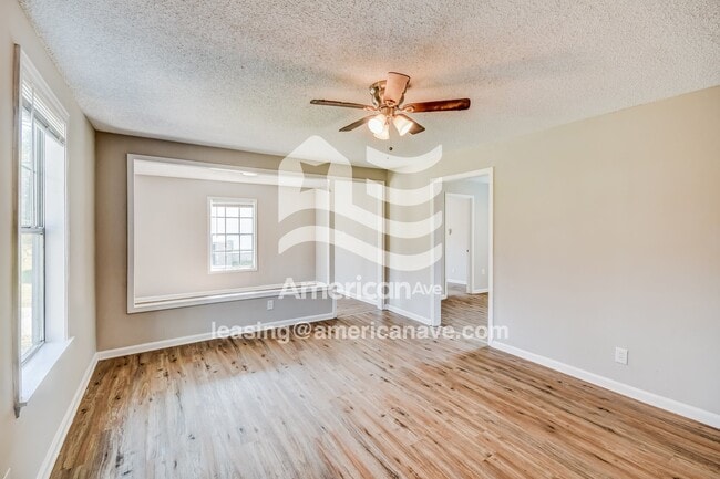 Building Photo - 28 Springbrook Cir