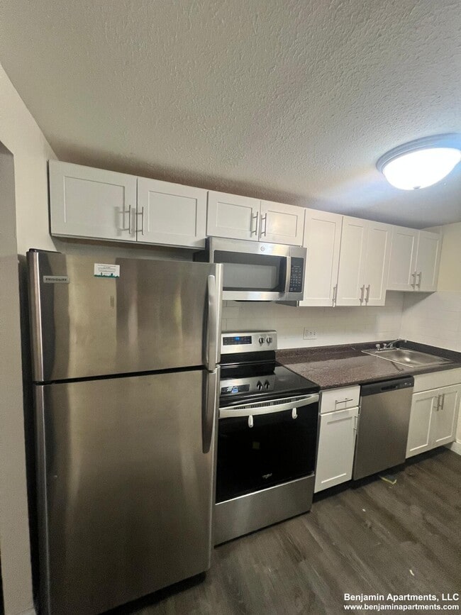 Building Photo - 116 Dustin St