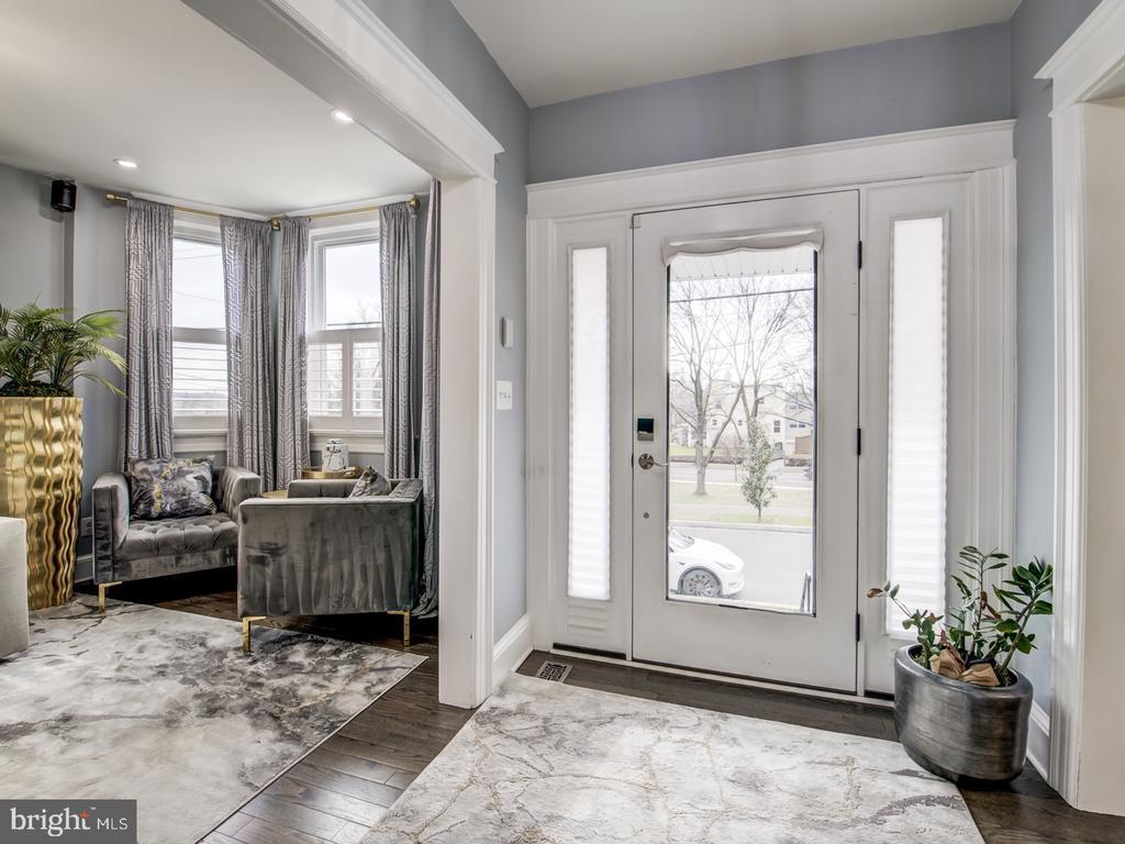 Foto principal - 801 Nicholson St NW