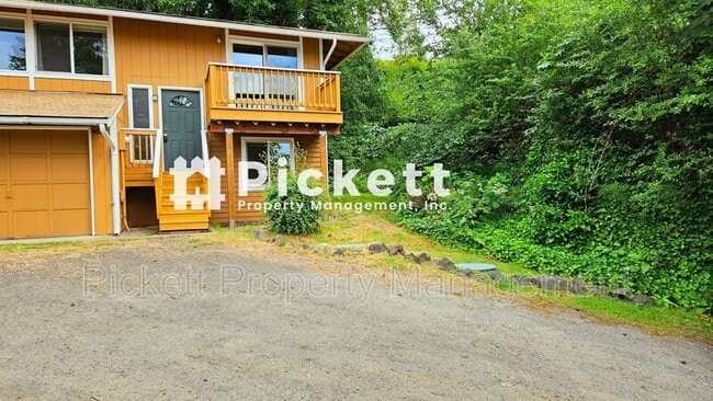 Building Photo - 4629 Beach Dr E