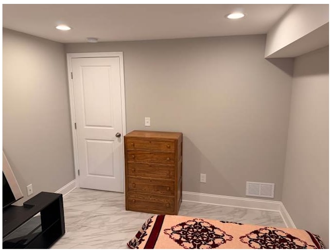 Building Photo - 3030 E Monument St