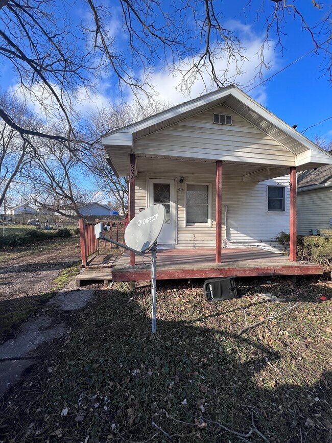 Foto del edificio - 1227 Lake Lansing Rd