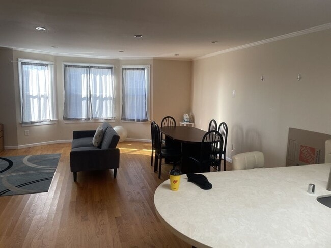 Foto del edificio - 586 39th Ave