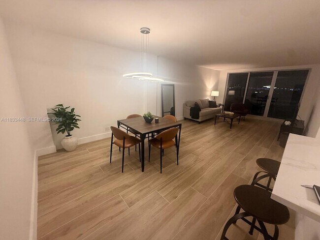 Foto del edificio - 1500 Bay Rd