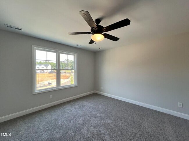 Foto del edificio - MOVE IN READY -3 Bed, 2.5 Bath 1 car garag...