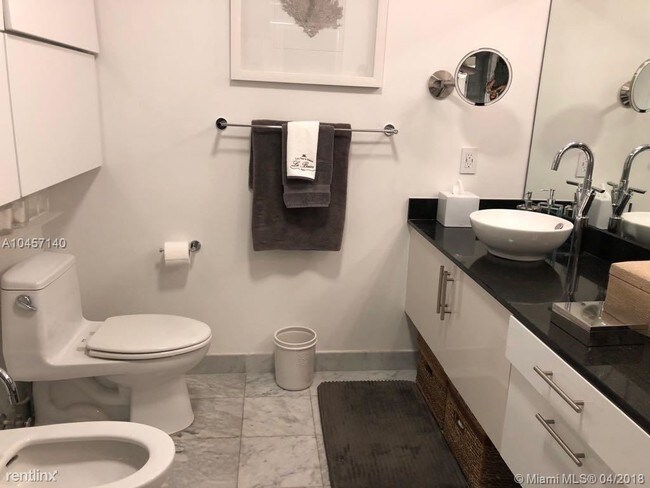 Building Photo - 3 br, 2.5 bath  - Brickell On The River
