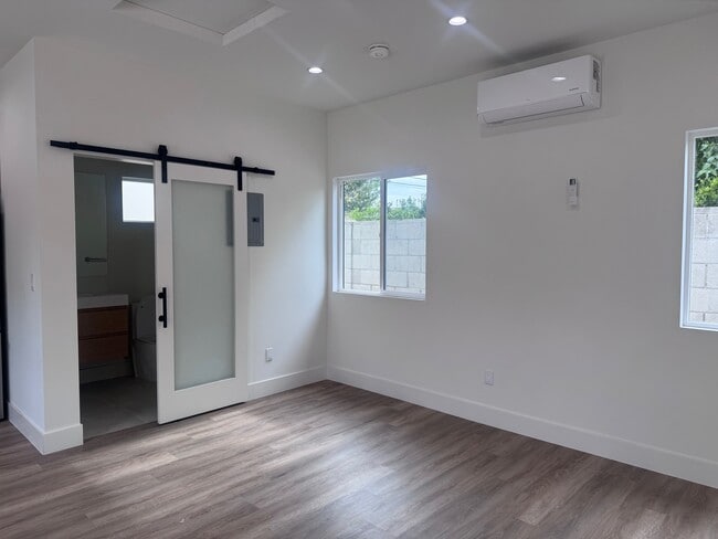 Bathroom barn door - 2320 N Naomi St