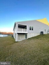 Building Photo - 117 Dunster St