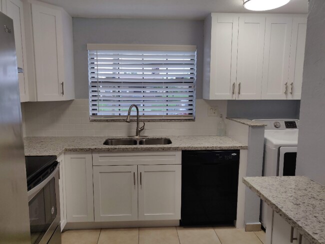 Foto del edificio - 11012 SW 123rd Ct