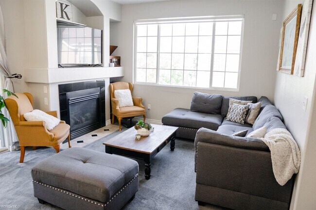 Foto del edificio - 2 br, 2 bath Townhome - 1591 West 3180 Nor...