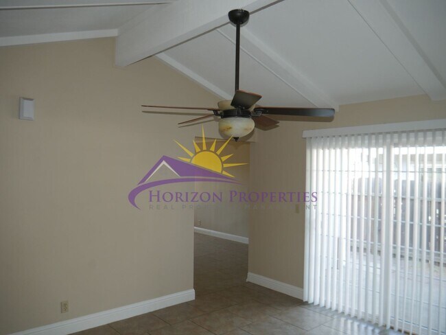 Building Photo - 5566-5568 Hillsdale Blvd