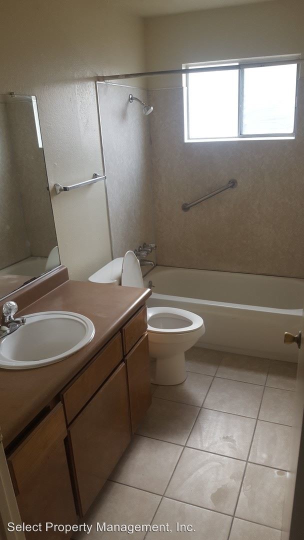 Foto del edificio - 398 Grant Way