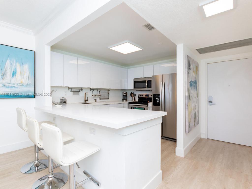 Foto principal - 2301 Collins Ave