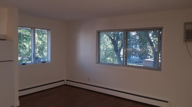 one bedroom-dining windows - 322 Clifton Ave