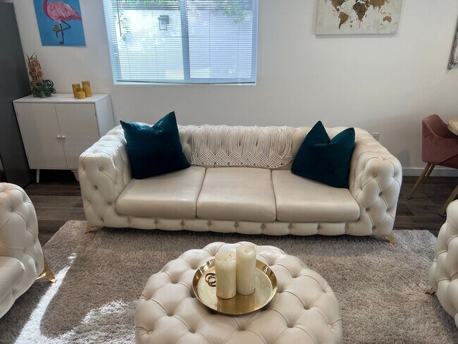 Foto del edificio - 1119 N Berendo St