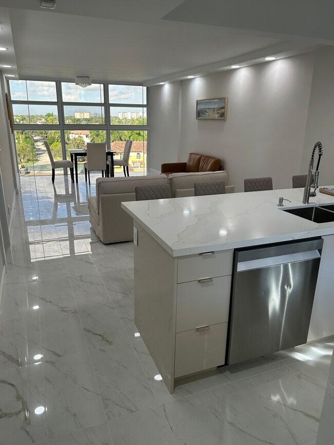 Foto del edificio - 1391 S Ocean Blvd
