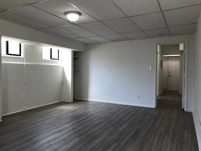 Foto del edificio - 1251 N Crescent Heights Blvd