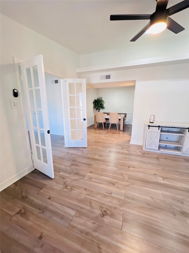 Foto del edificio - 2110 Wilcrest Dr