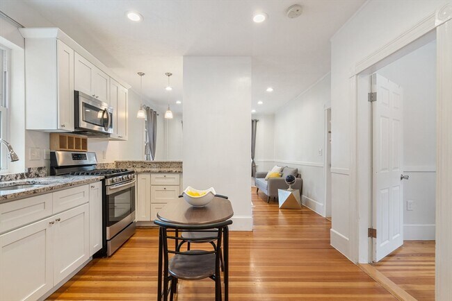 Building Photo - 23 Goethe St