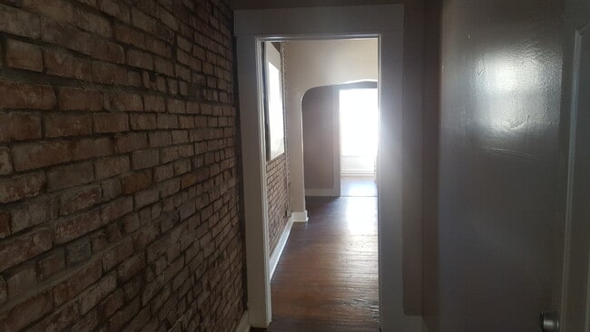 Foto del edificio - 303 1/2 S Osage