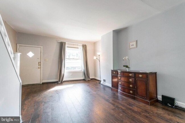 Building Photo - 1436 N Allison St