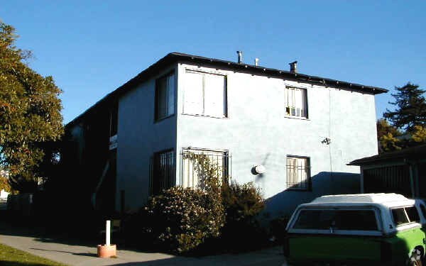 Building Photo - 414 Grove Way
