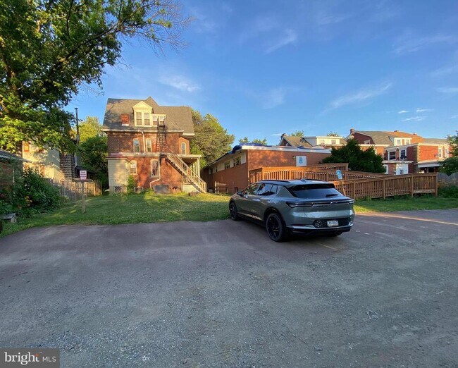 Foto del edificio - 535 N Charlotte St