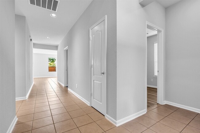 Building Photo - 29488 Salem Fields Dr