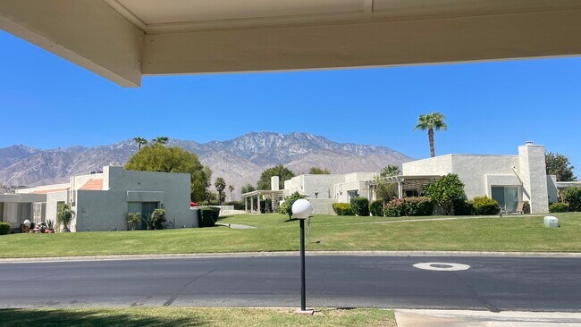 Foto del edificio - 1662 Fairway Cir