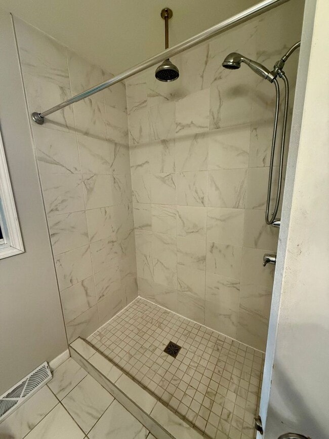 Building Photo - 4108-4108 E Jelinek Ave