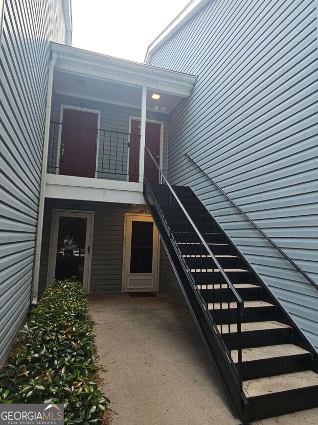 Building Photo - 113 Hampshire Ct