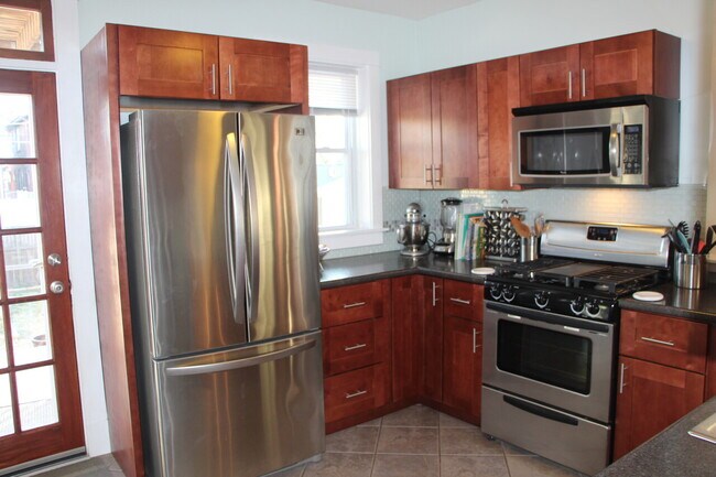 Building Photo - 5160 Goethe