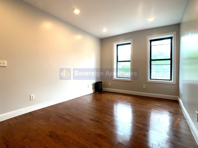 Building Photo - 184 Nagle Ave