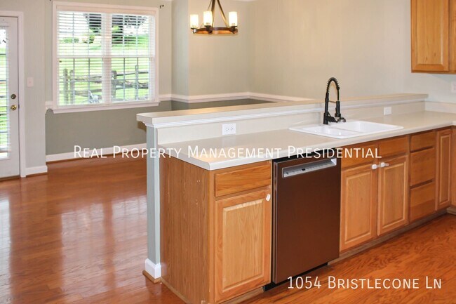 Foto del edificio - 1054 Bristlecone Ln