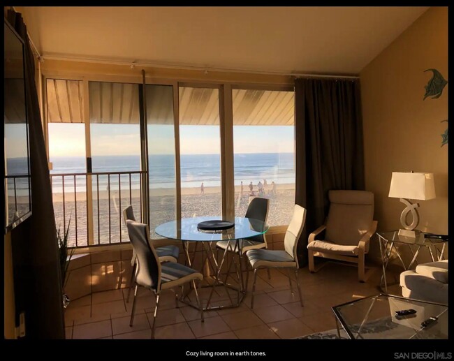 Foto del edificio - 3261 Ocean Front Walk