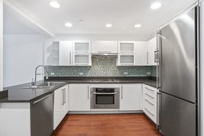 Photo - 257 W 117th St Apartment