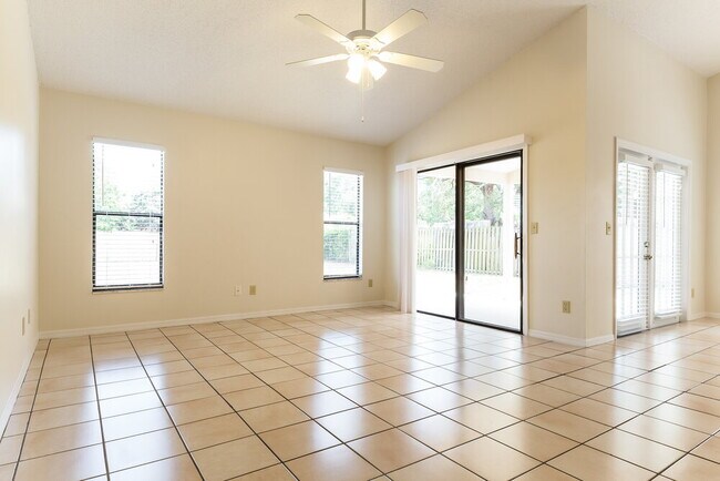 Building Photo - 3116 S Horizon Pl