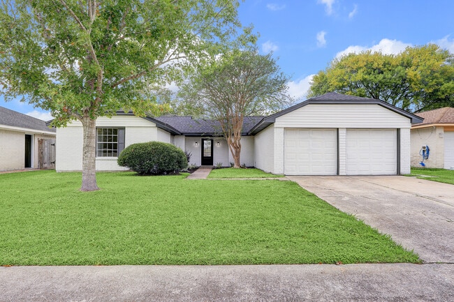 Building Photo - 2710 Virginia Colony Dr